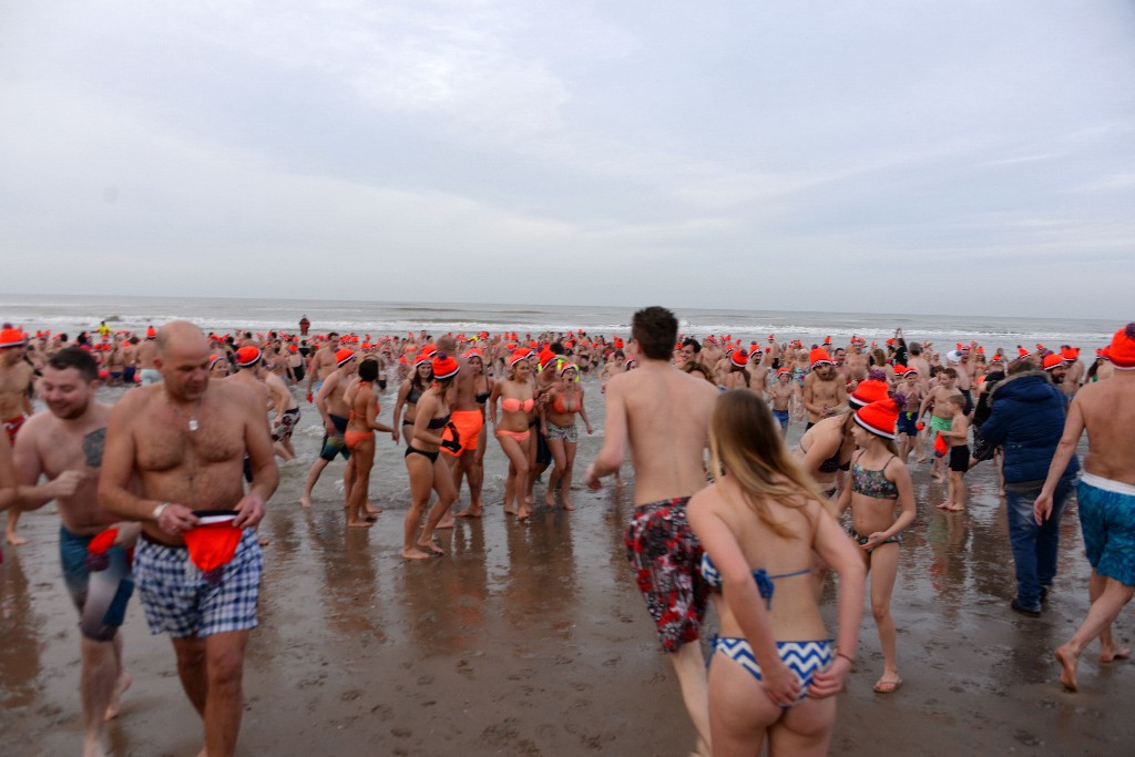 ../Images/Nieuwjaarsduik Nederzandt 2016 070.jpg